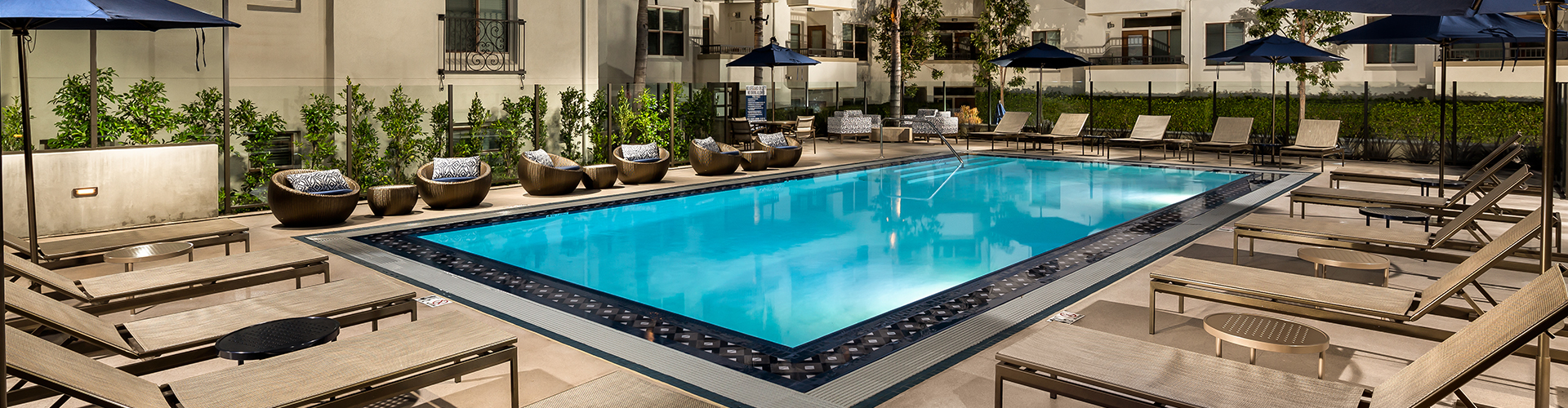 The Glendon pool header