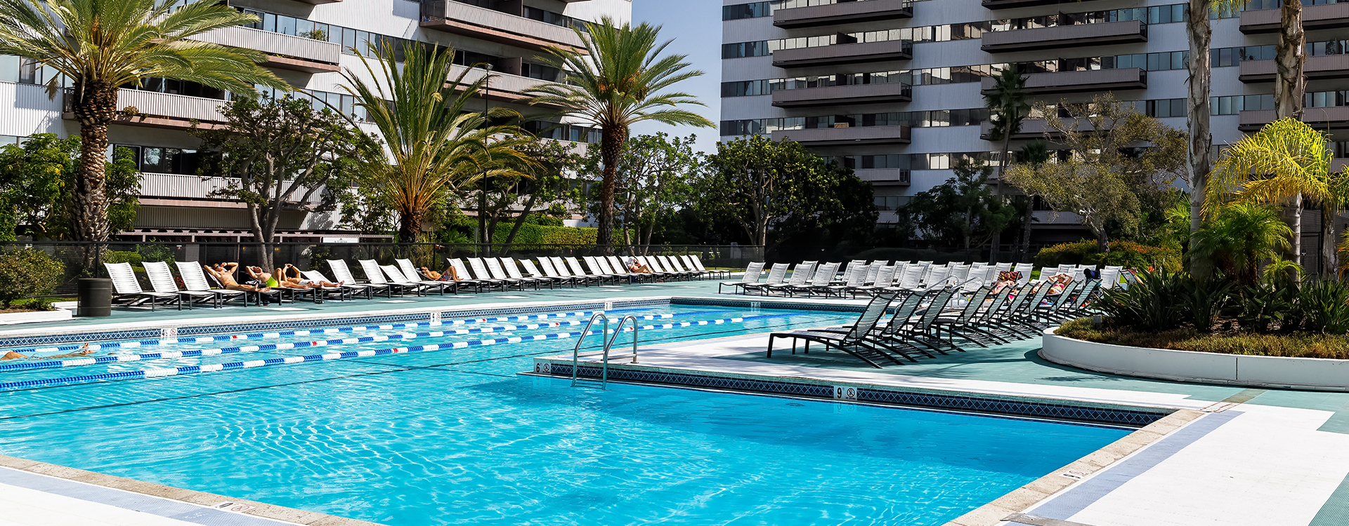 Barrington Plaza pool